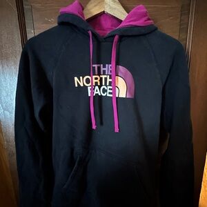 ✨ NWOT The North Face Hoodie ✨